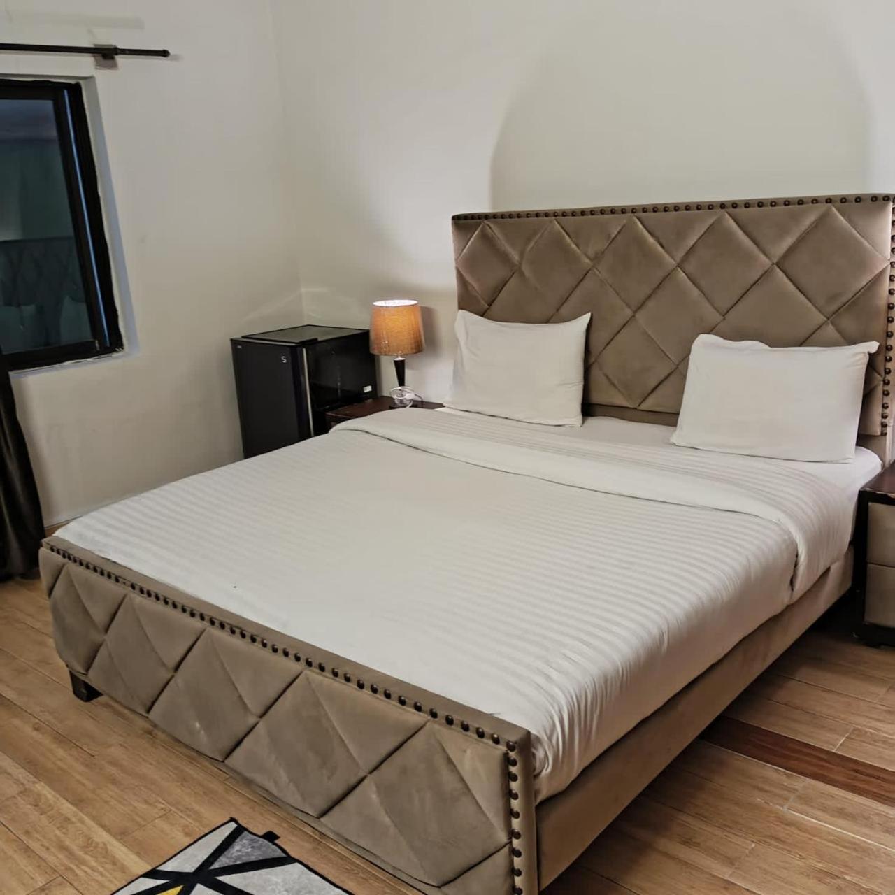 Infinity Villa Islamabad Habitación foto